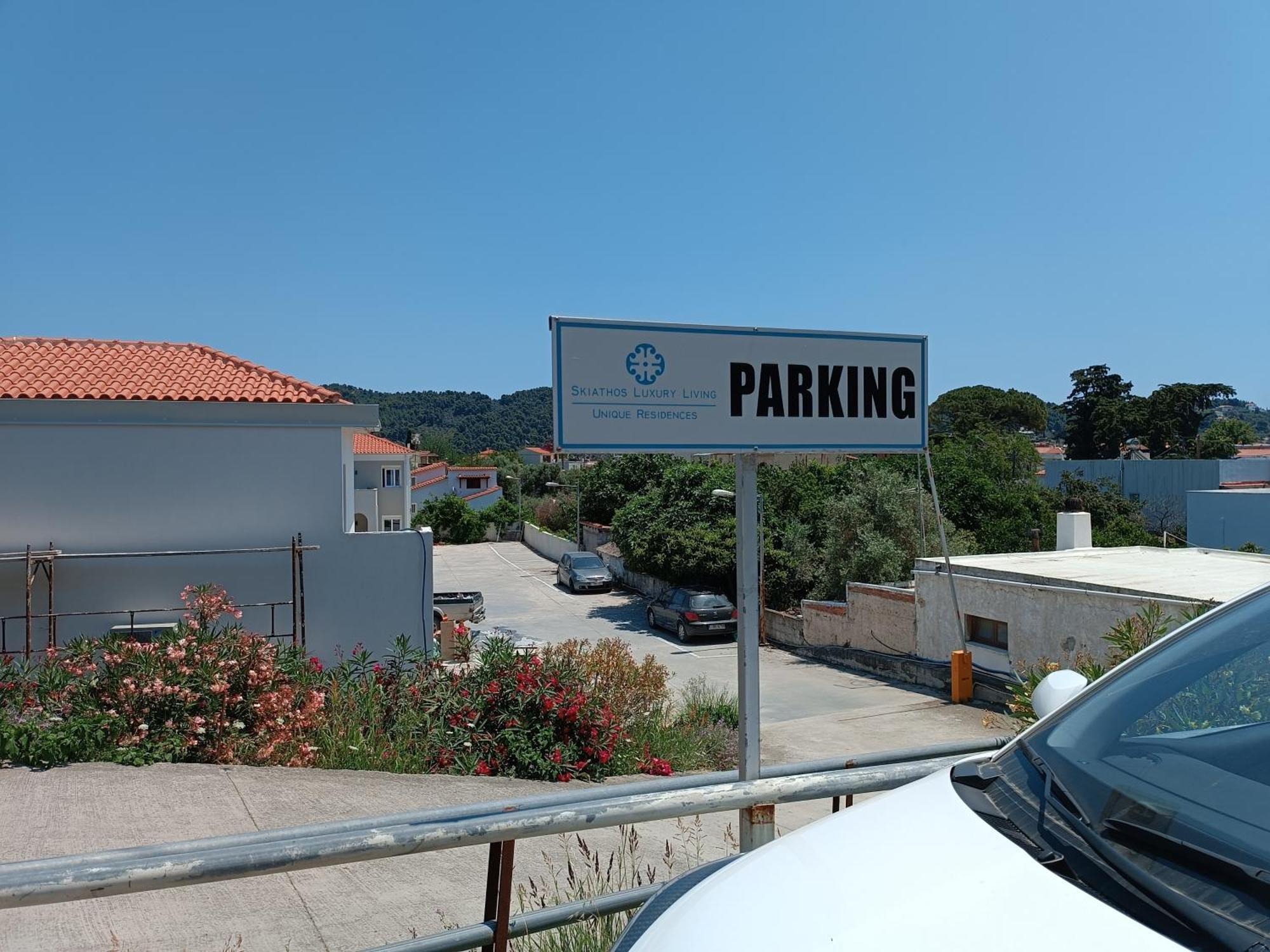 Maya Apartments, Modern And Convenient Apartments With Private Parking Skiathos Town Exterior photo