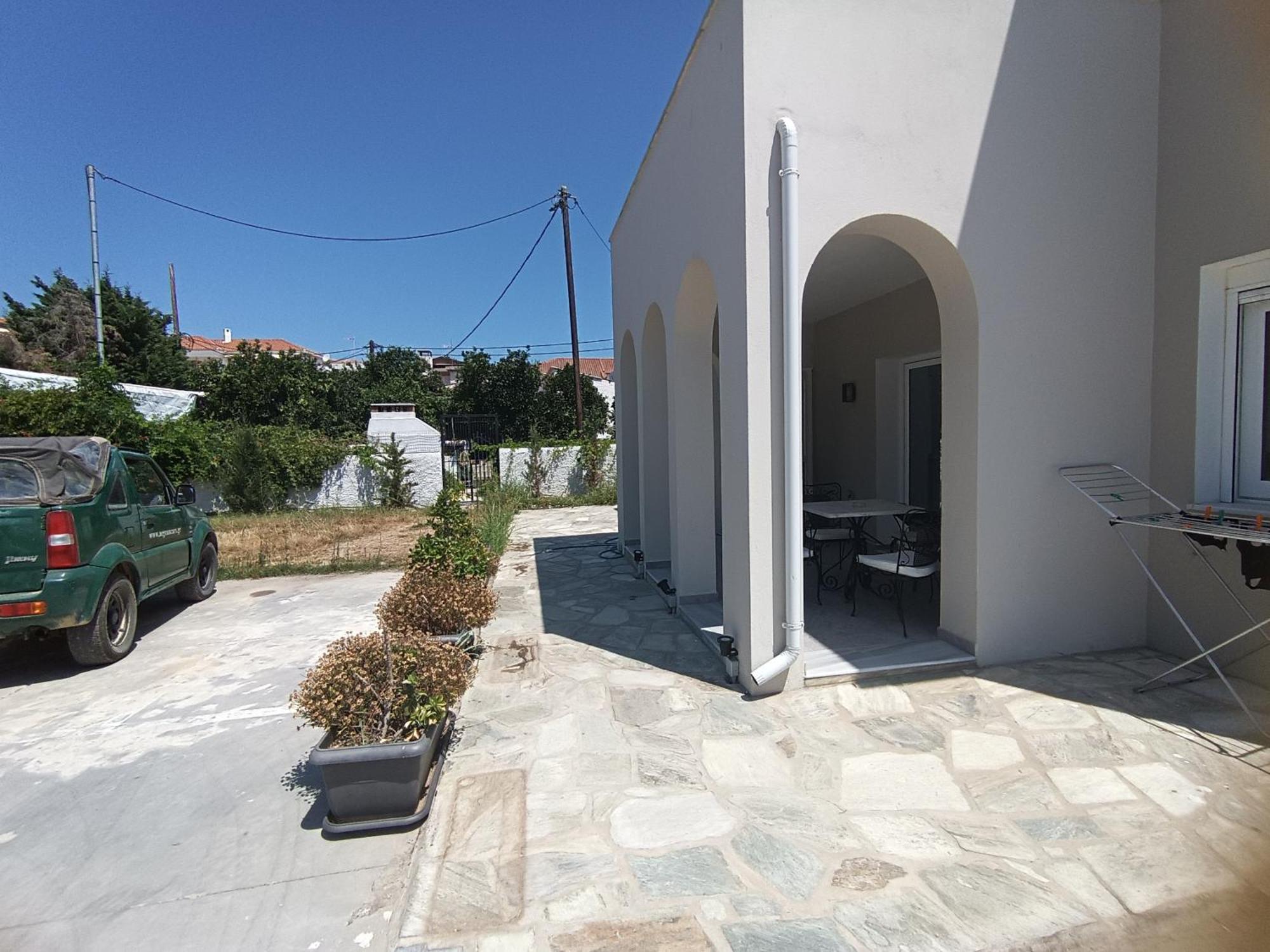 Maya Apartments, Modern And Convenient Apartments With Private Parking Skiathos Town Exterior photo